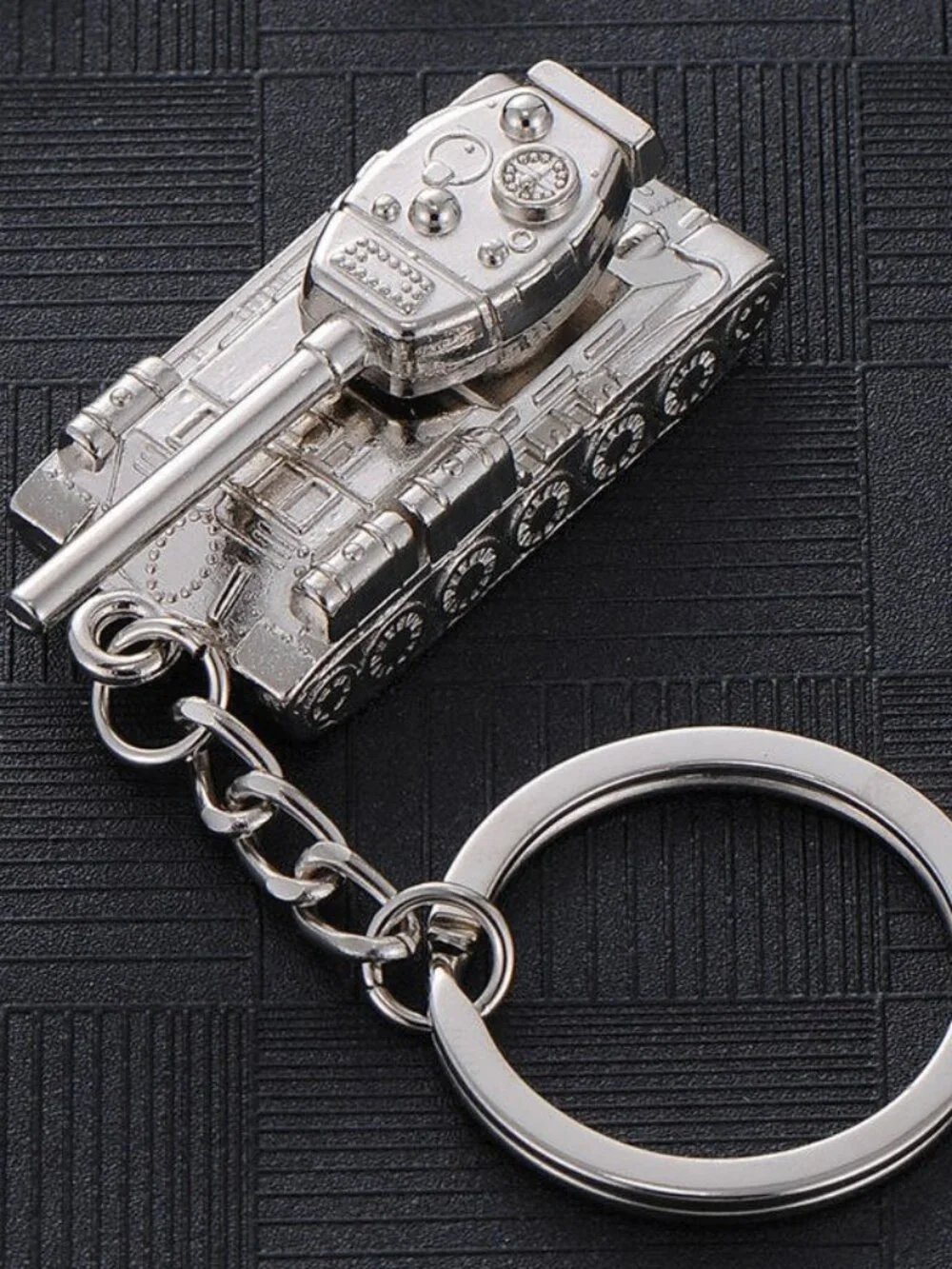 Military Tank Keychain Rotating Turret Cannon Army Vehicle Combat Gift Key Ring